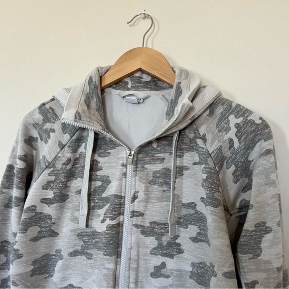 Athleta Triumph Grey Camo Zip Up Hoodie Jacket - Picture 4 of 8